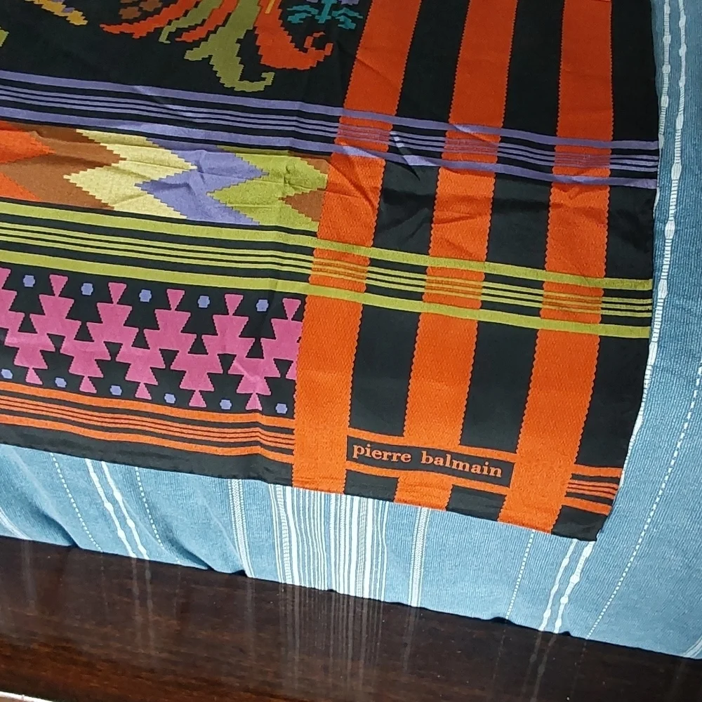 PIERRE BALMAIN VINTAGE GRAND‎ BIRDS SQUARE SILK SCARF Love Birds
